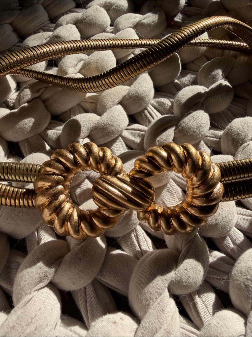 Vintage 80’s Gold Tone Multi Strand Snake Chain Belt Sculptural Buckle 28-31” - Picture 8 of 9